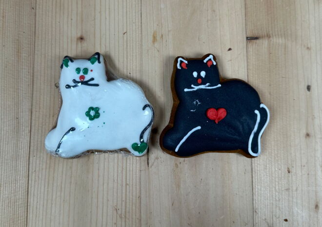 Katze  von Hand vollglasiert